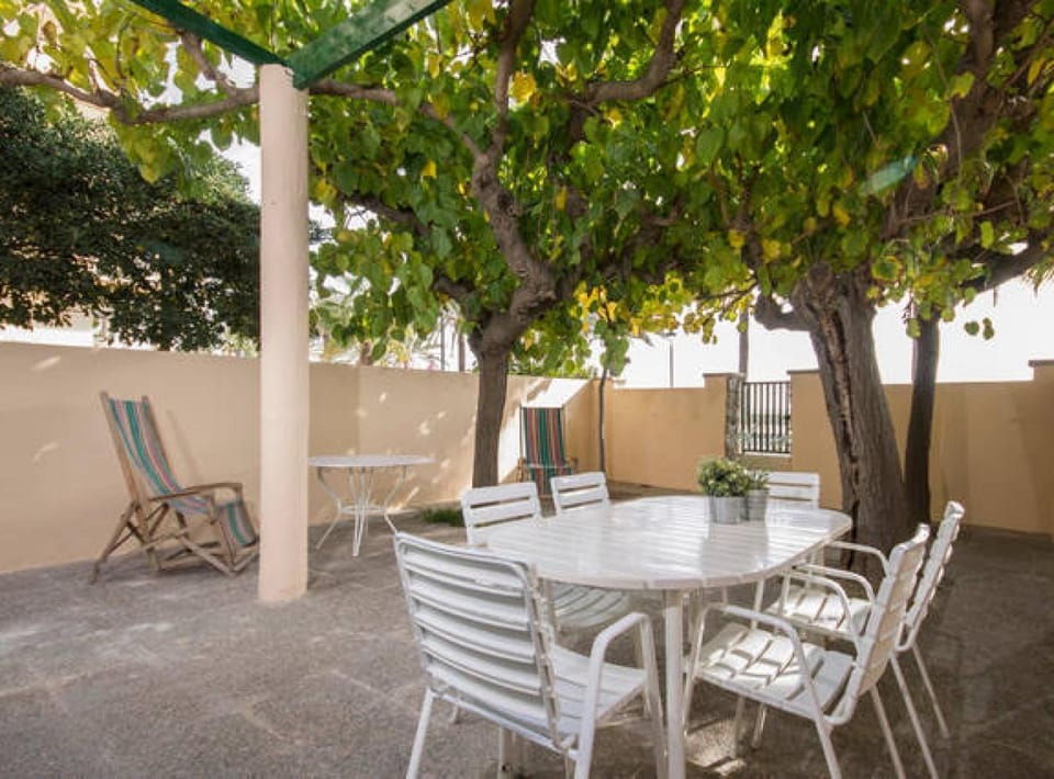 Salou 2 · House2 garden in front of the beach - Ferrari Land Apartment in Salou