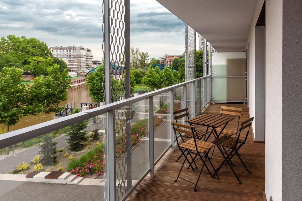 Balcony/Terrace, City view, River view