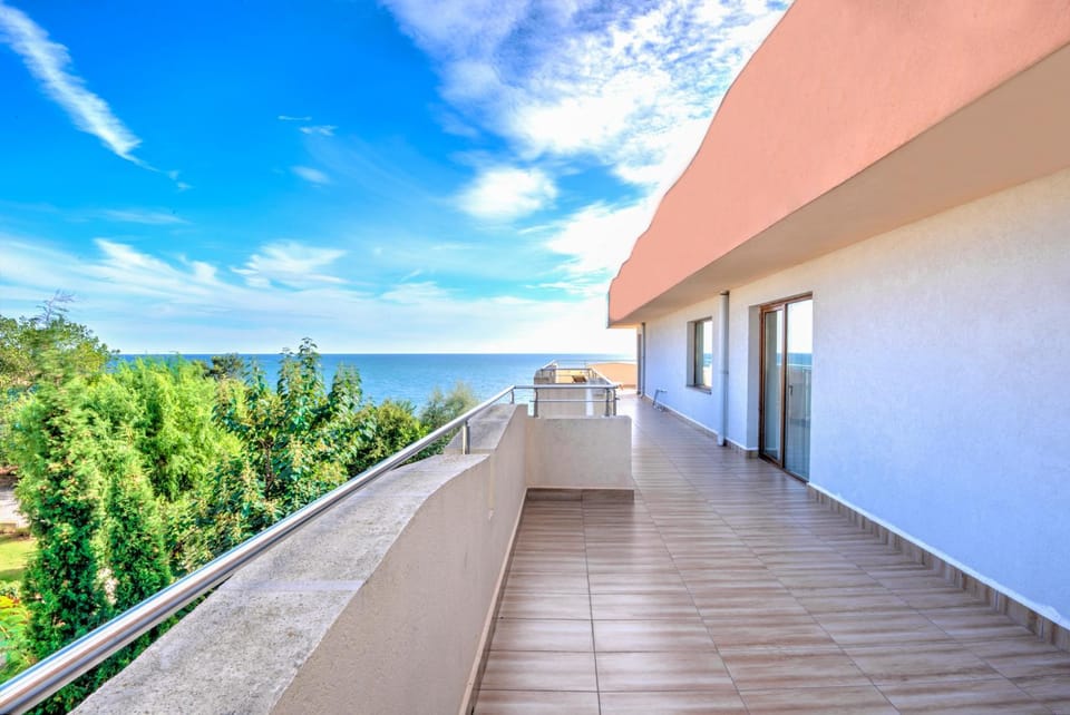 View (from property/room), Balcony/Terrace