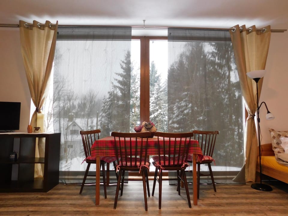 Living room, Dining area, Garden view, Mountain view