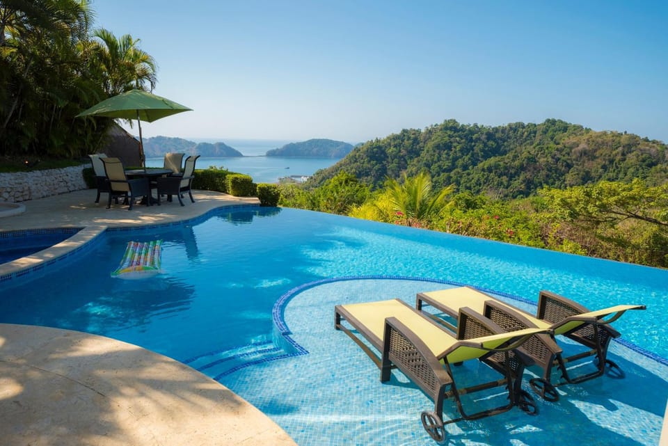 Patio, Natural landscape, Balcony/Terrace, Mountain view, Pool view, Swimming pool