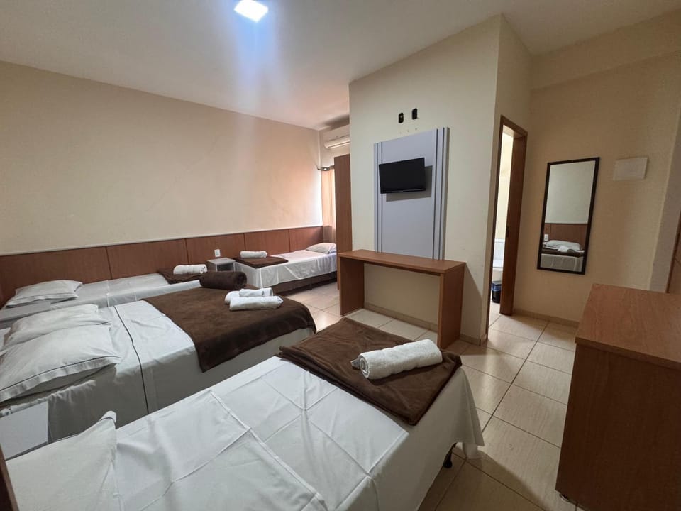 Bed, TV and multimedia, Photo of the whole room, Bedroom, air conditioner