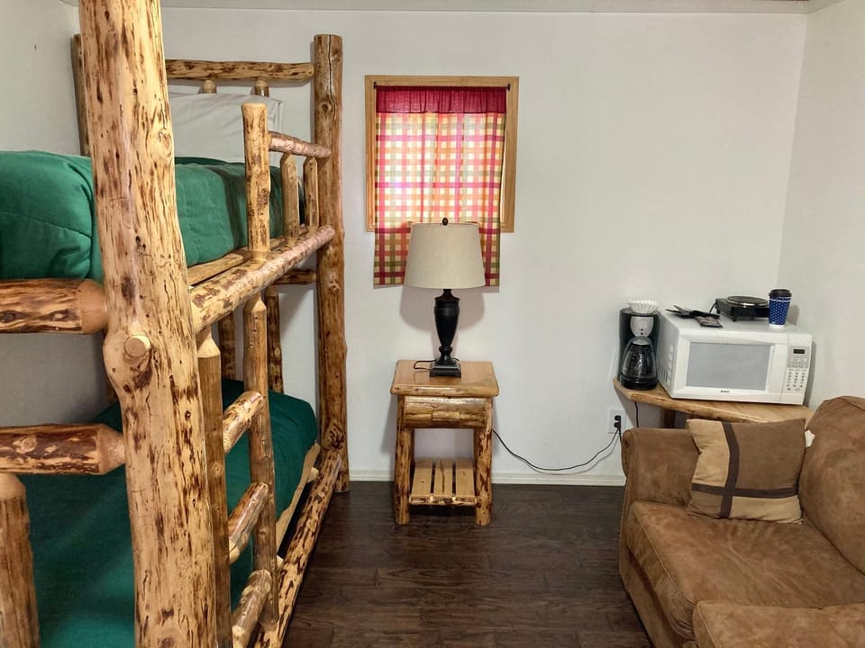 Gwin's Lodge & Roadhouse Nature lodge in Cooper Landing