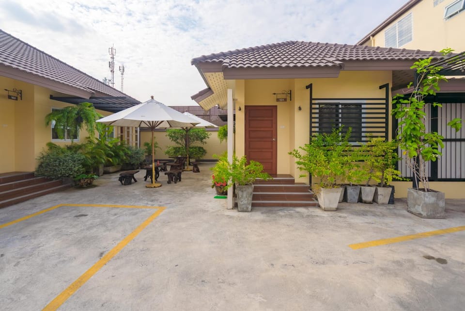 Suphan Lake Hometel Hotel in Bangkok