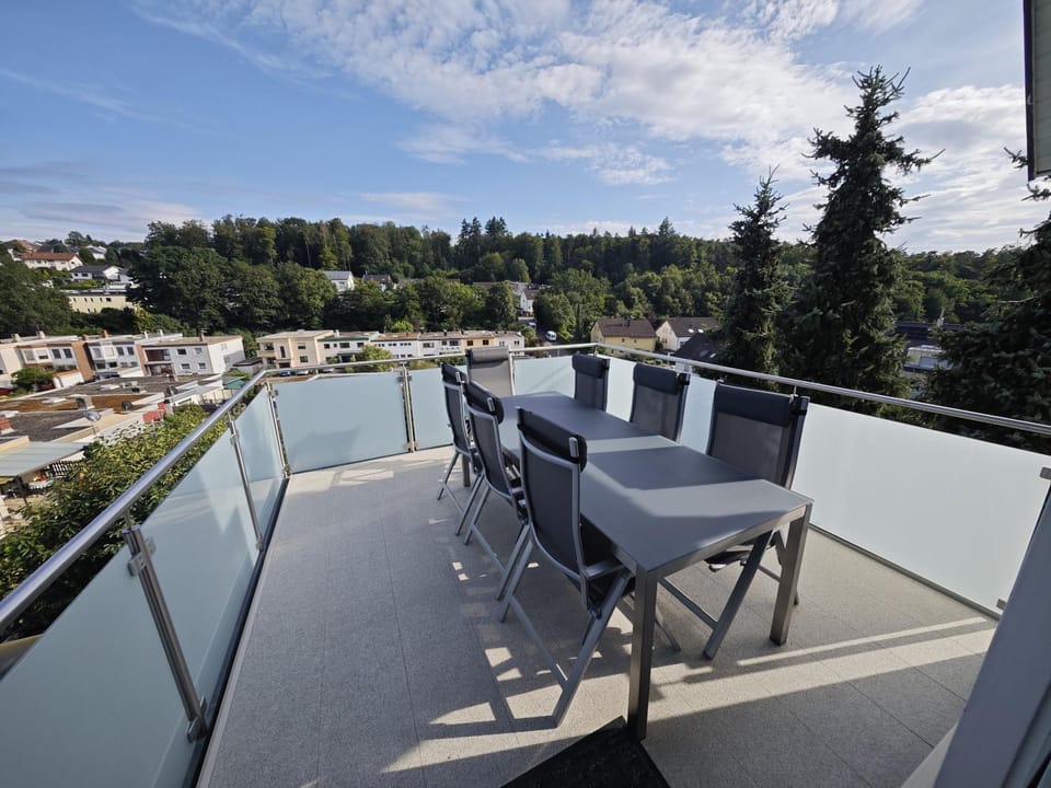 Natural landscape, View (from property/room), Balcony/Terrace, Seating area, Dining area