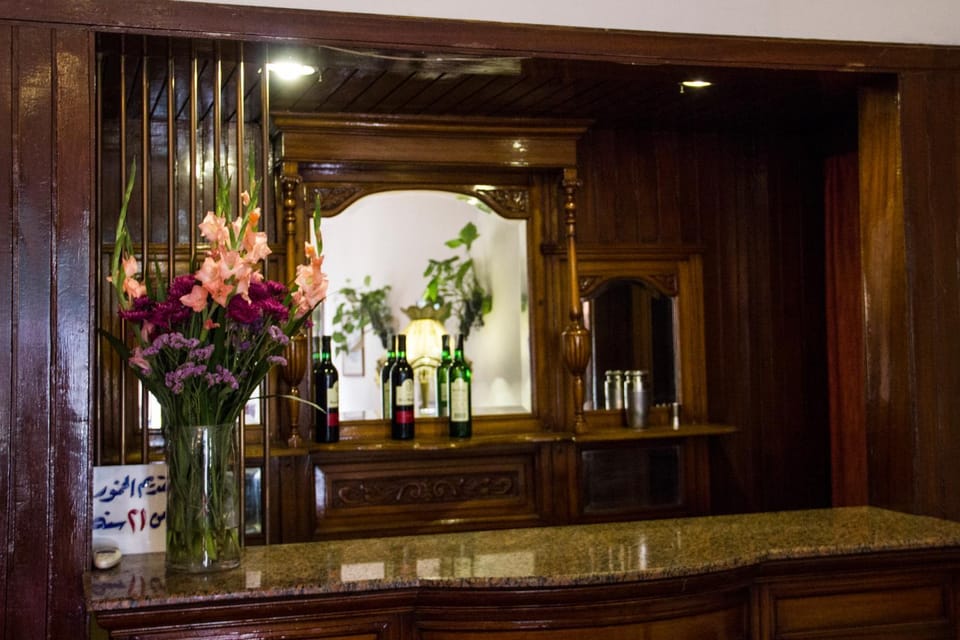 Lounge or bar, Alcoholic drinks, Non alcoholic drinks