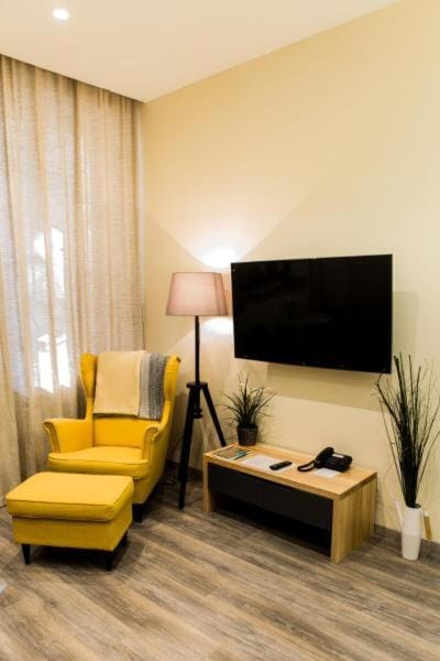 TV and multimedia, Seating area