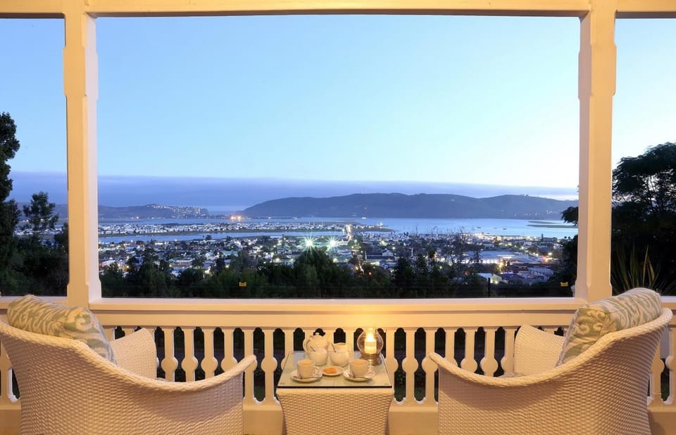 View (from property/room), Balcony/Terrace, City view, Internal: Not applicable to any particular room