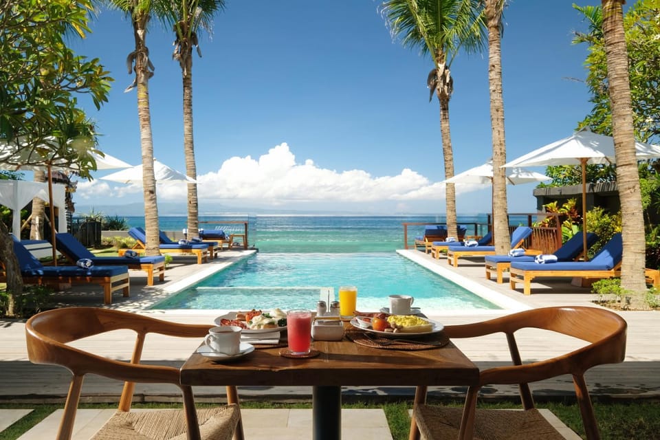 Restaurant/places to eat, Pool view, Sea view, Swimming pool