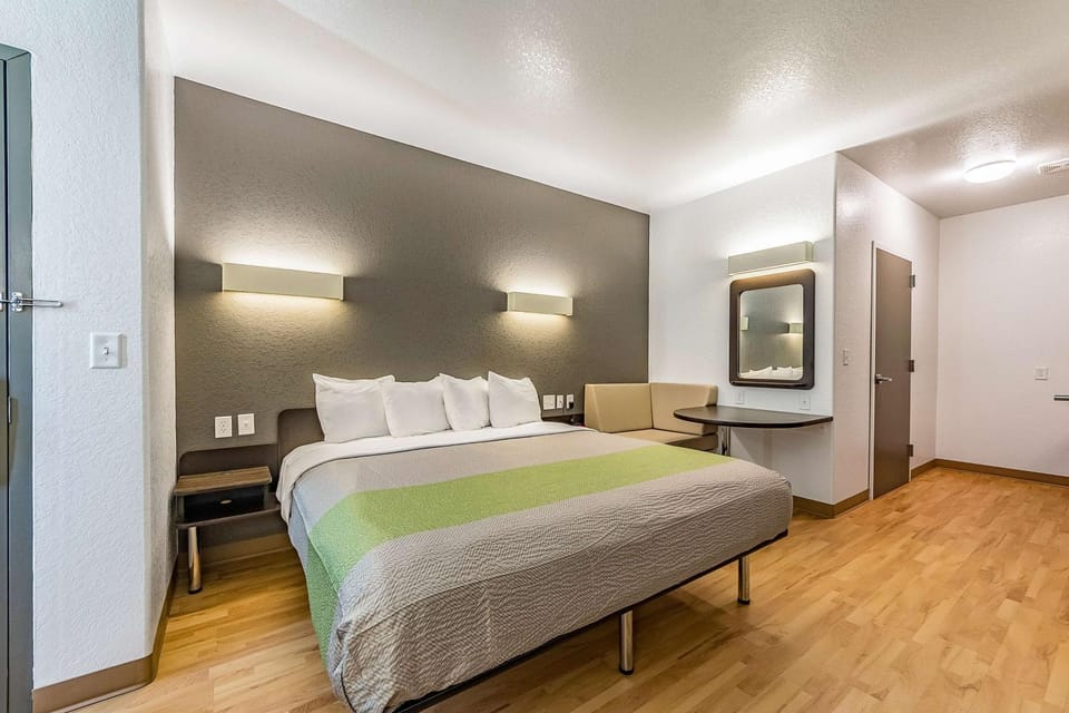 Photo of the whole room, Seating area, On site