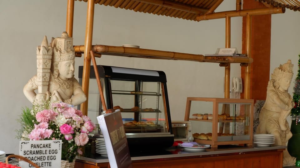 Restaurant/places to eat, Coffee/tea facilities, Food and drinks, Food