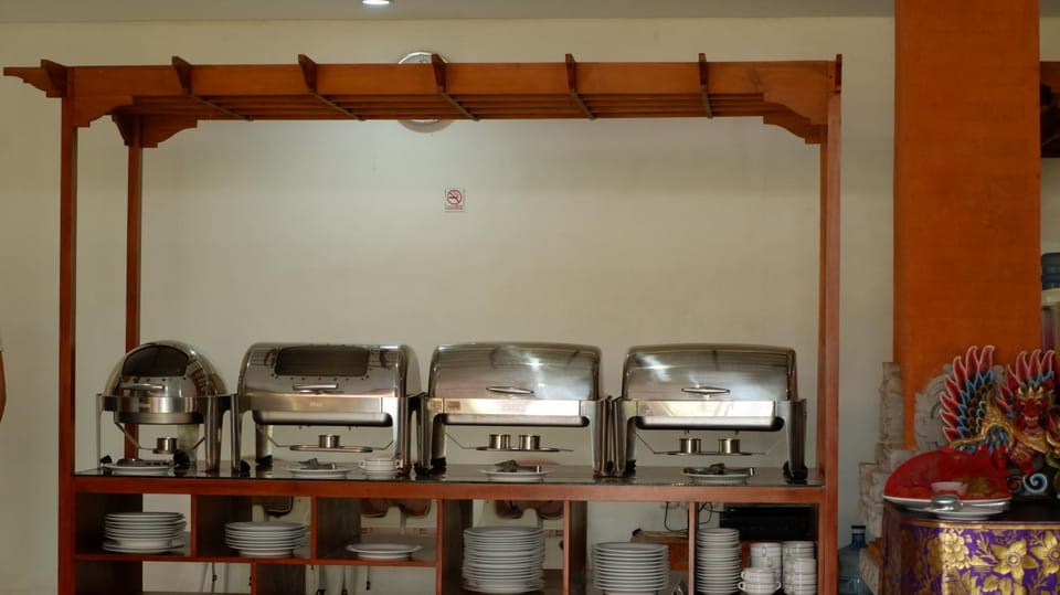 Restaurant/places to eat, Coffee/tea facilities, Breakfast