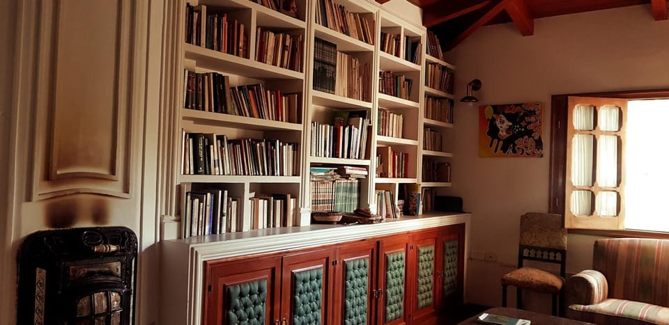 Library, Living room, Seating area