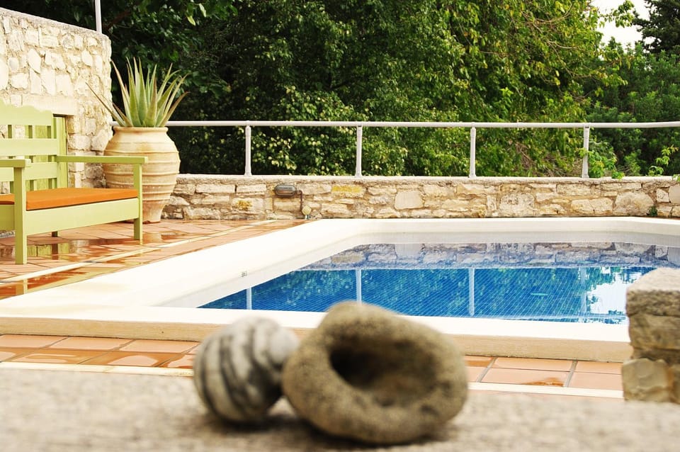 Balcony/Terrace, Mountain view, Pool view, Swimming pool