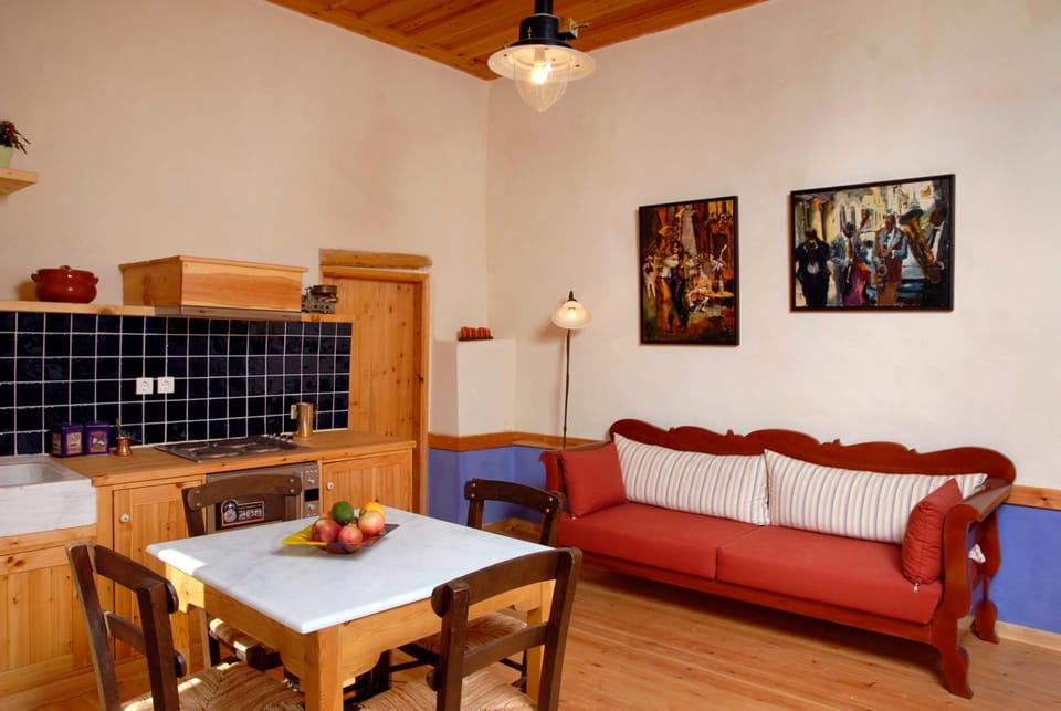 Kitchen or kitchenette, Living room