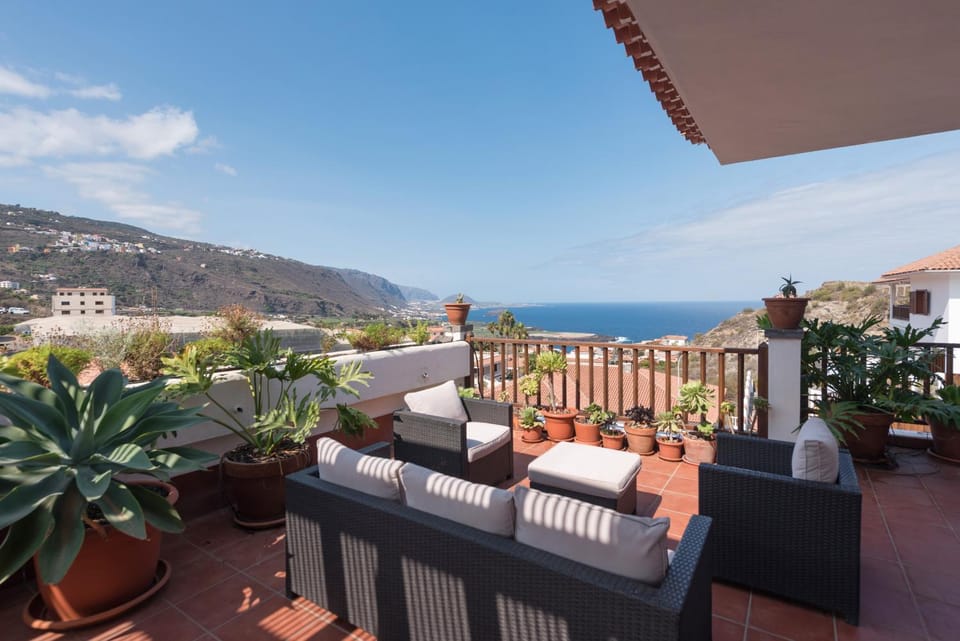 Patio, Balcony/Terrace, Mountain view, Sea view