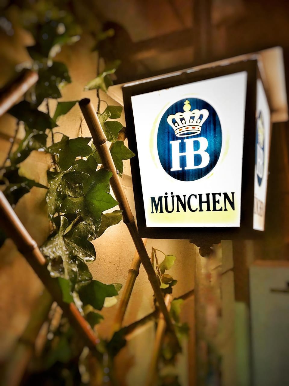 Restaurant/places to eat, Facade/entrance, Lounge or bar, Decorative detail, Evening entertainment