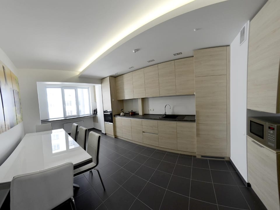 Day, Children play ground, Coffee/tea facilities, Kitchen or kitchenette, Dining area, Evening entertainment, Communal kitchen, On site, City view, Street view, Street view, Quiet street view