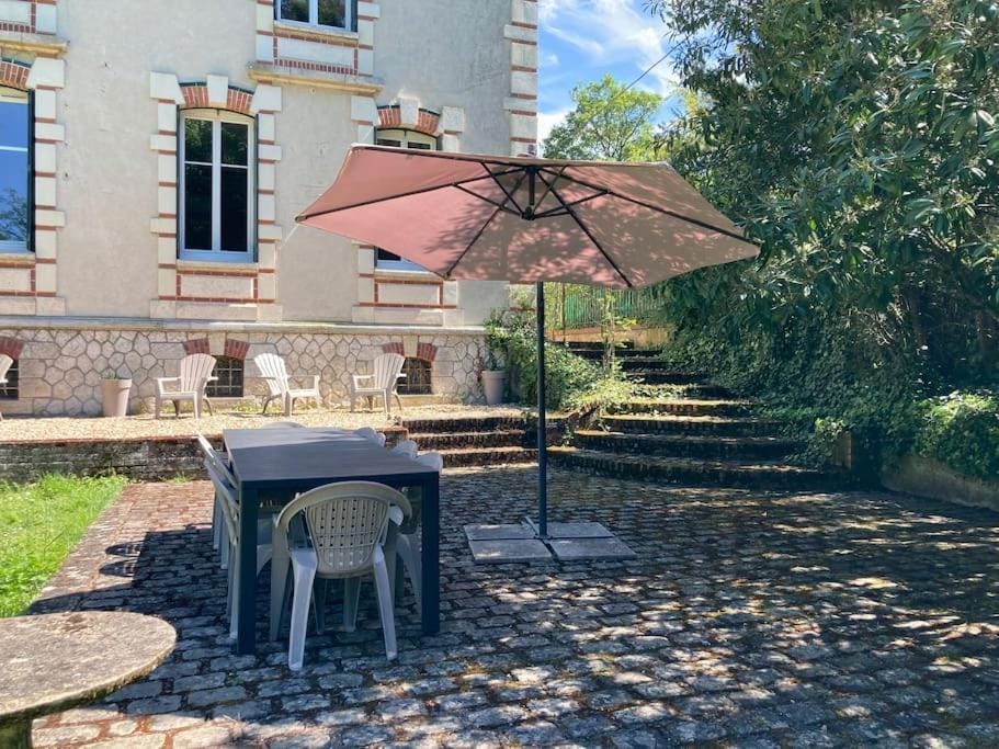 Patio, Dining area