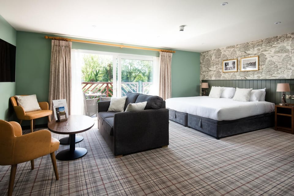 Seating area, Bedroom