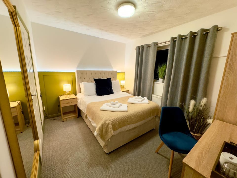 Bed, Photo of the whole room, Bedroom, towels, wardrobe