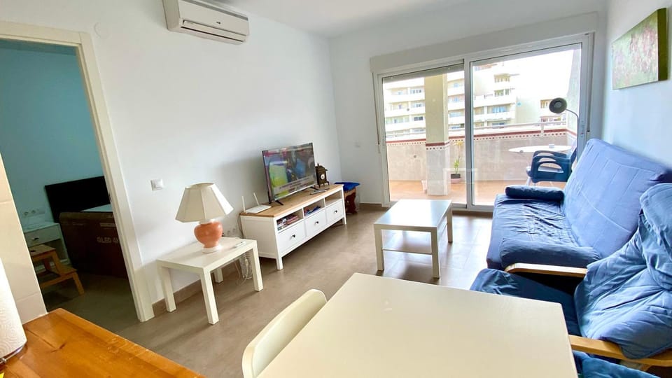 Communal lounge/ TV room, TV and multimedia, Living room
