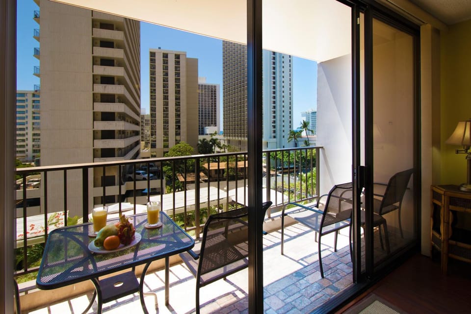 Balcony/Terrace, City view