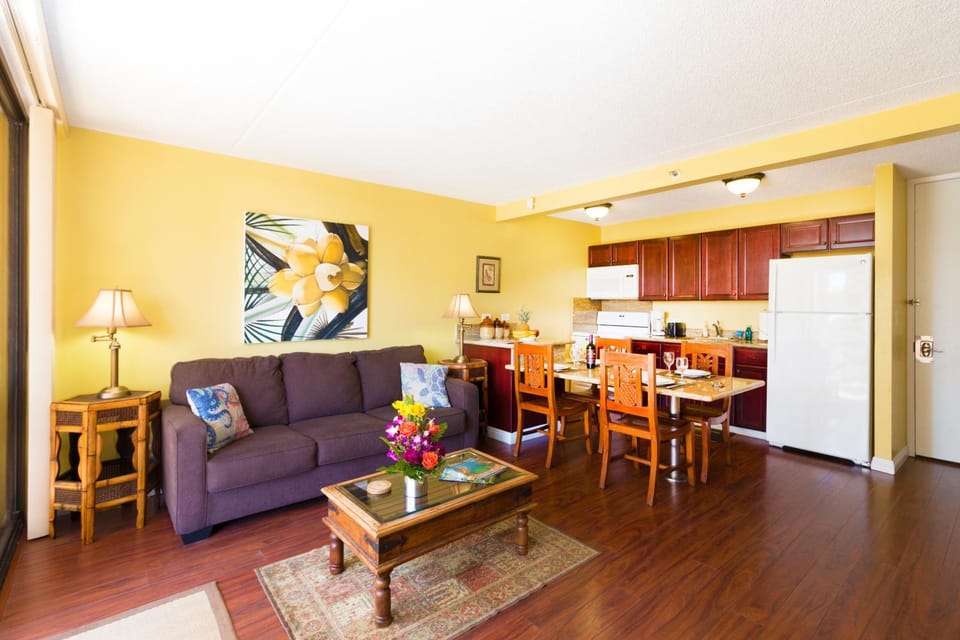 Kitchen or kitchenette, Living room, Dining area