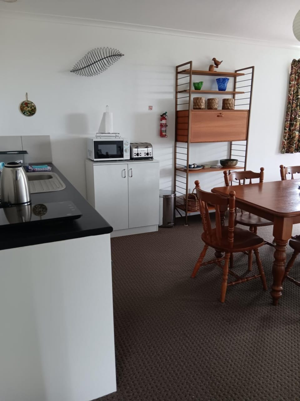 Coffee/tea facilities, Kitchen or kitchenette, Dining area