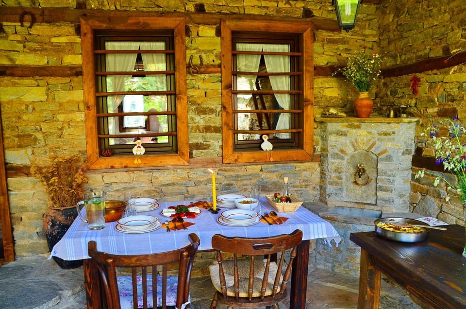 Property building, Restaurant/places to eat, Breakfast