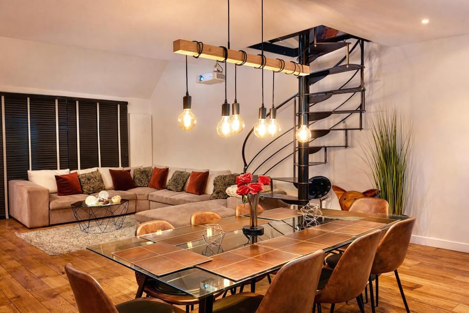 Living room, Seating area, Dining area