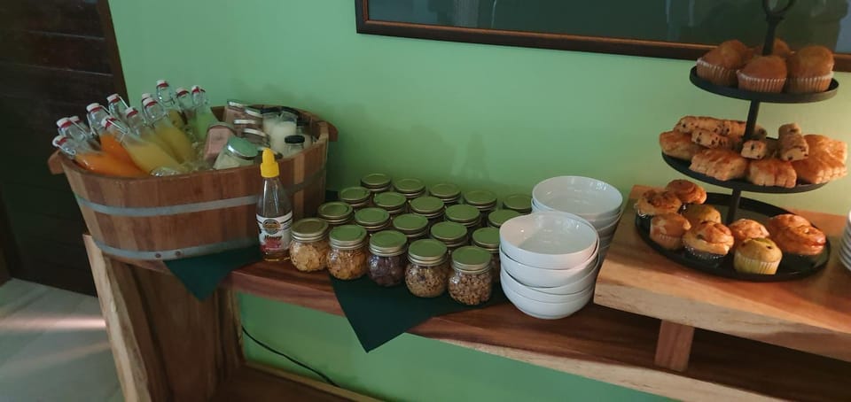 Coffee/tea facilities, Food and drinks, Food, Breakfast, Continental breakfast, Buffet breakfast, Drinks