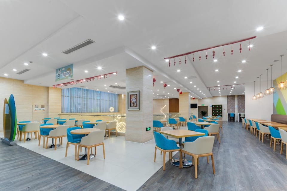Restaurant/places to eat, Restaurant/places to eat