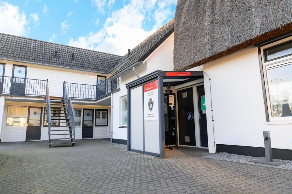 Property building, Lobby or reception