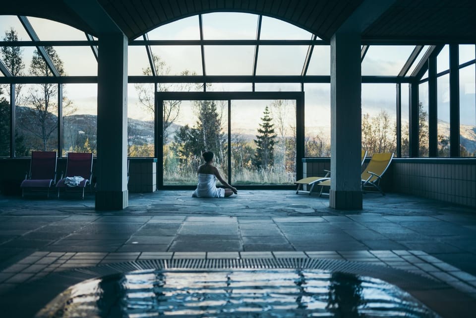 Mountain view, Pool view, Swimming pool