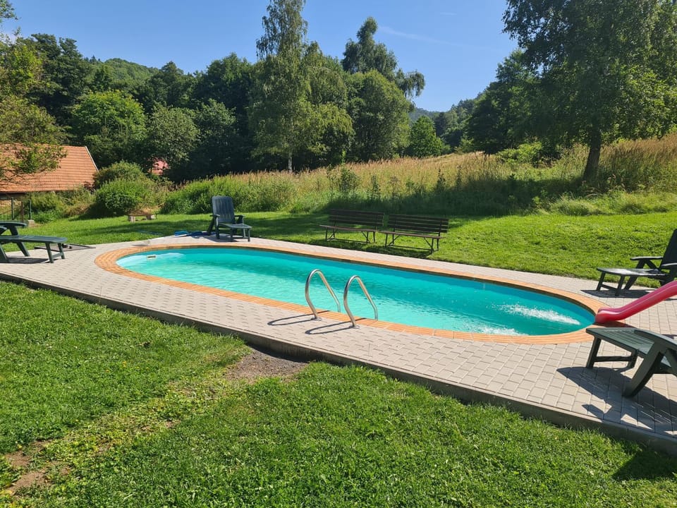 Swimming pool