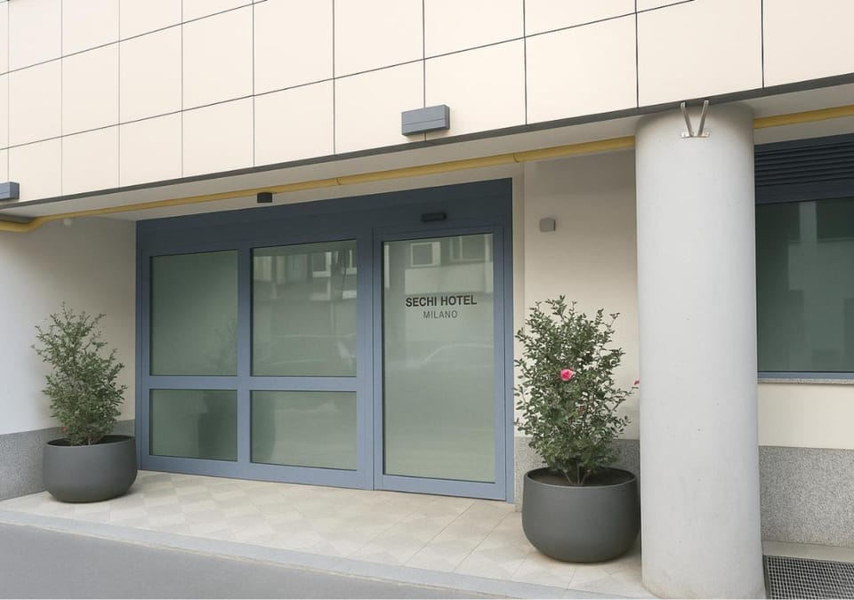 Facade/entrance, Day