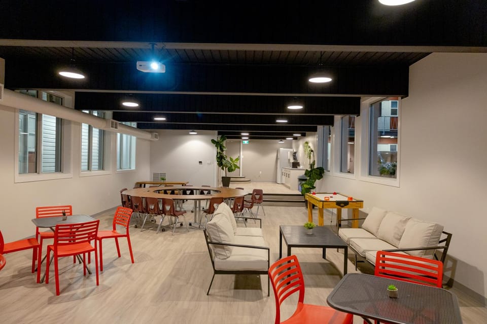 Communal lounge/ TV room, Communal kitchen