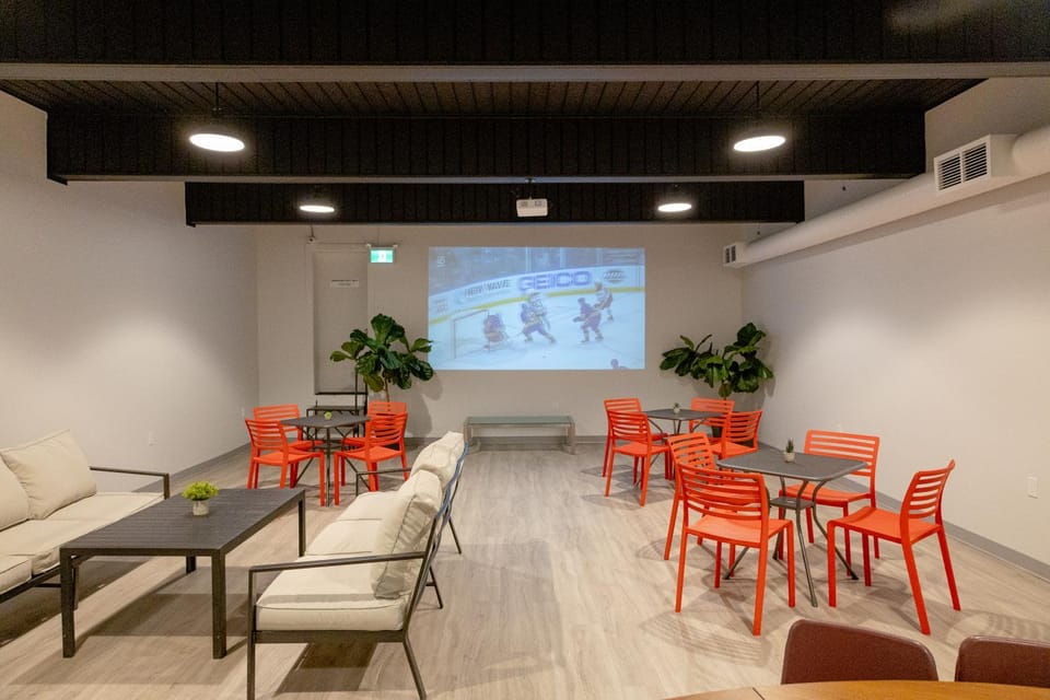 Communal lounge/ TV room, Communal kitchen