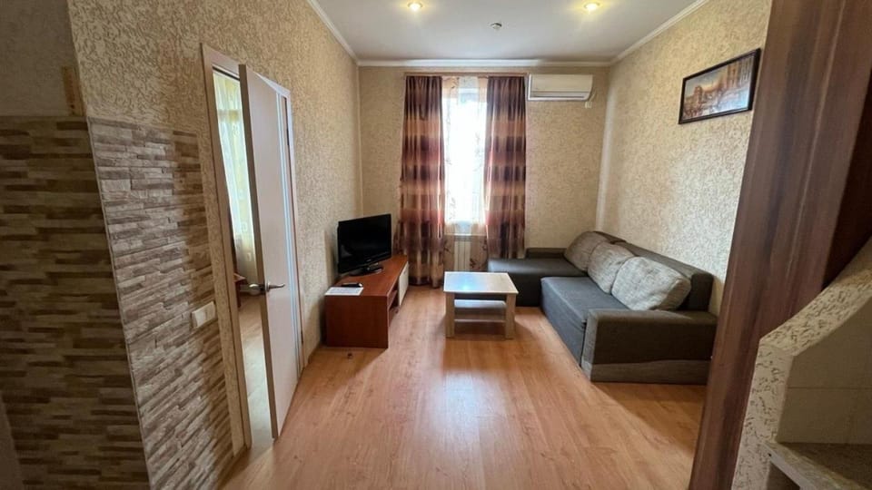 Апартаменты в центре Кривого Рога Bed and Breakfast in Dnipropetrovsk Oblast