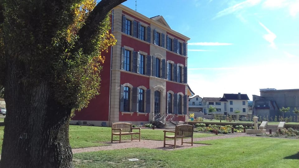 Property building, Garden, Garden view