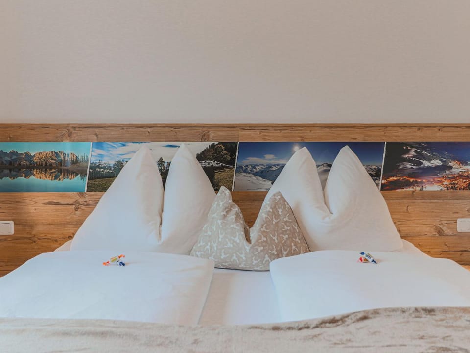 Decorative detail, Bedroom