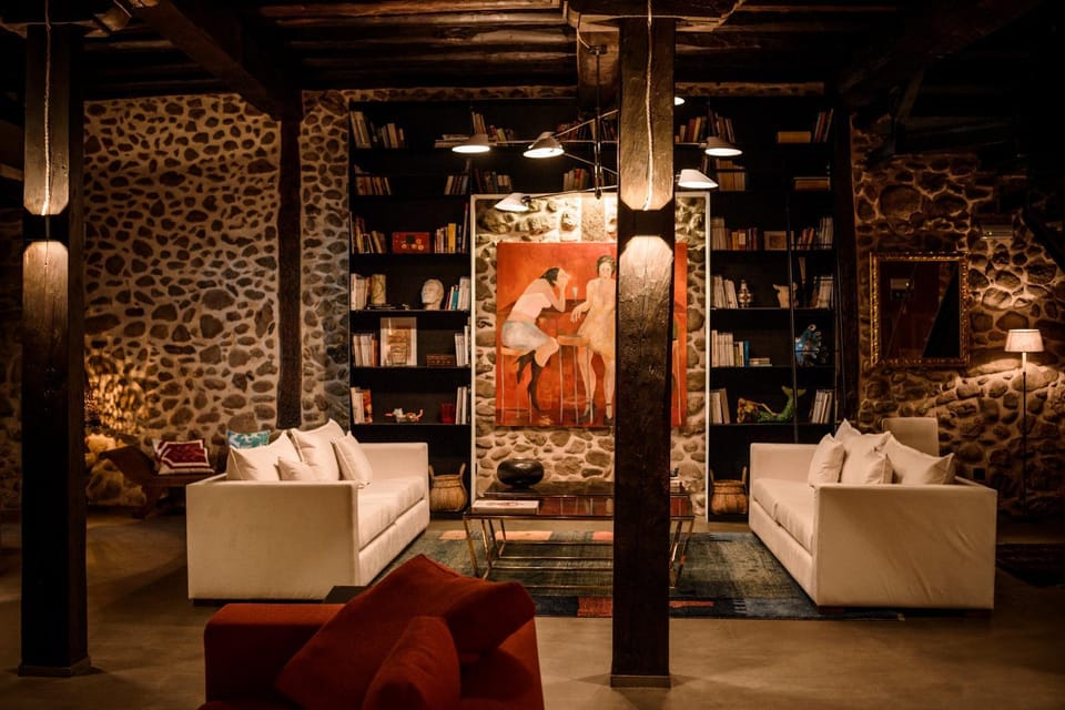 Library, Living room, Seating area