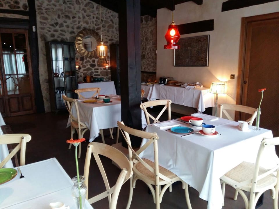 Dining area, Garden view, Mountain view