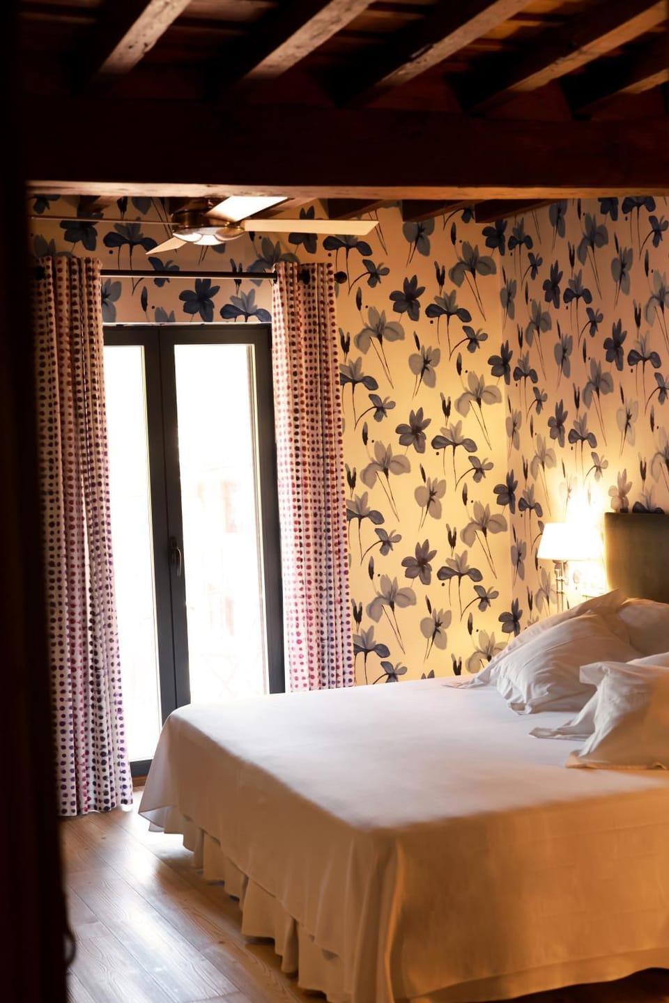 Bed, Balcony/Terrace, Photo of the whole room, Bedroom, Garden view, Mountain view
