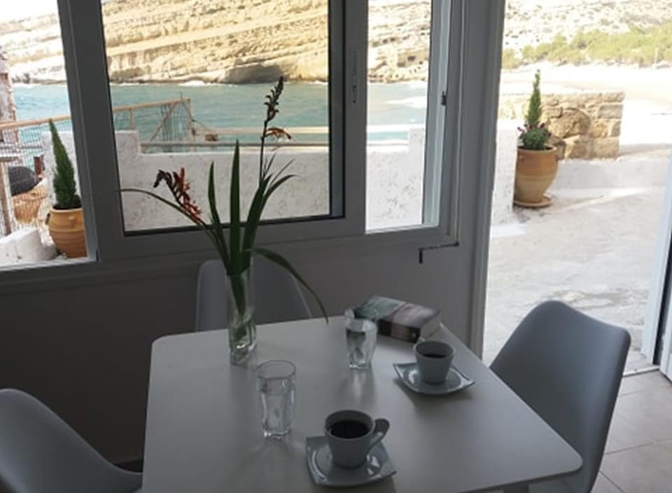 View (from property/room), Dining area, Sea view