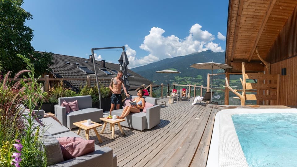 Property building, Balcony/Terrace, Mountain view, Swimming pool, sunbed