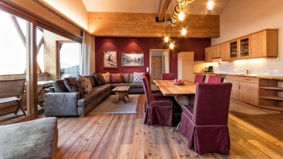 Kitchen or kitchenette, Living room