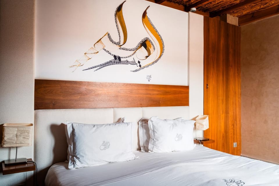Bed, Photo of the whole room, Decorative detail, Bedroom