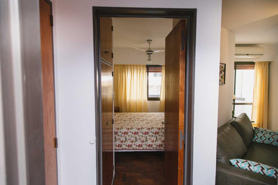 3 o 4 PERSONAS A 150 Mts SANATORIO ALLENDE Apartment in Cordoba